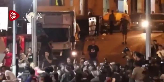  罗马德比冲突不断，三人染红场面失控  
